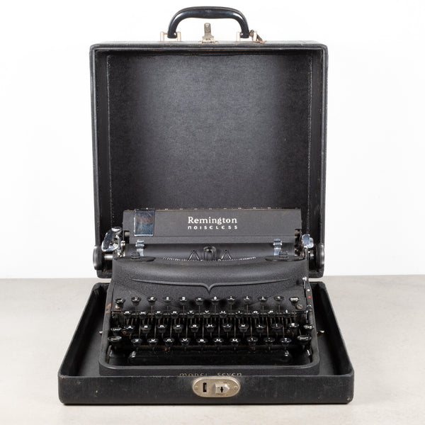 Antique Remington Noiseless Portable Typewriter c.1947