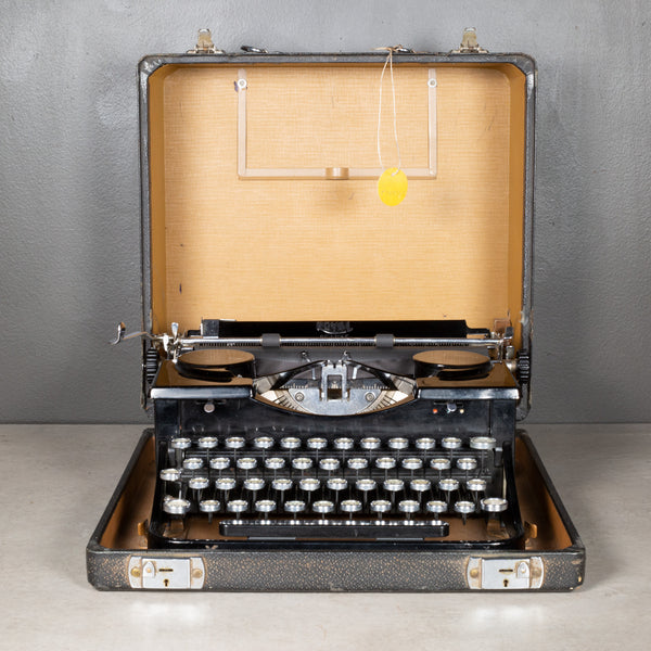 Antique Art Deco Royal "P" De Luxe Typewriter c. 1933