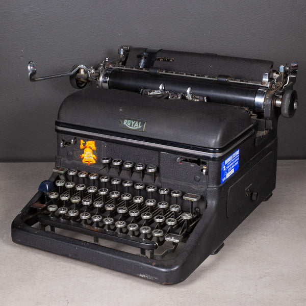Antique Royal "Magic Margin" Typewriter c. 1940